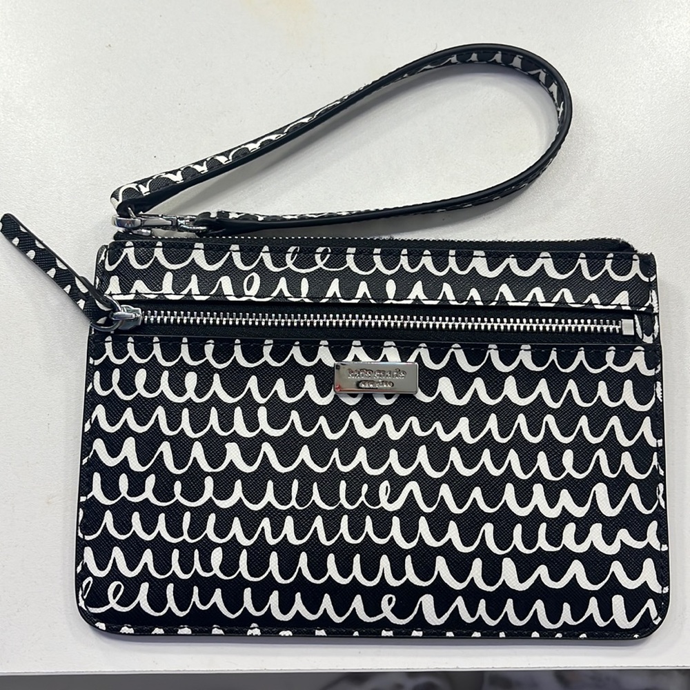 Kate spade wallet with black and white design